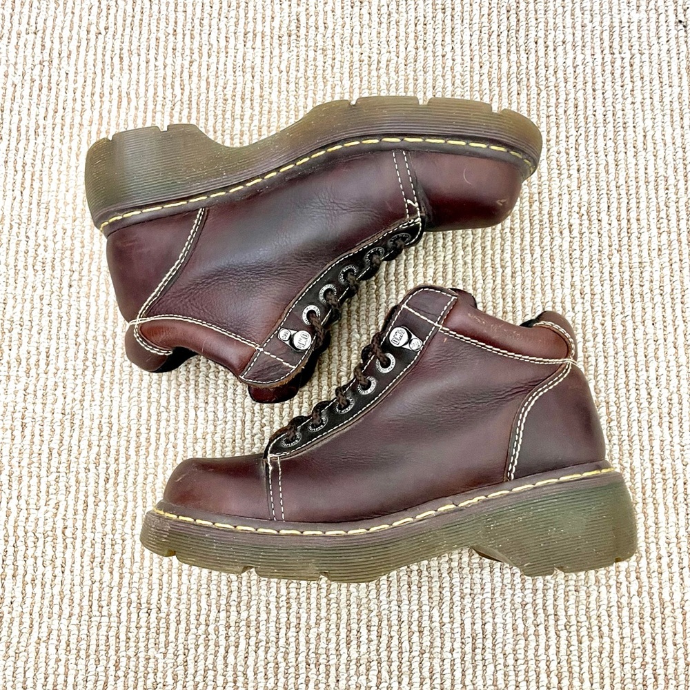 Vintage Dr. Martens brown platform work boots! size wmns US 8